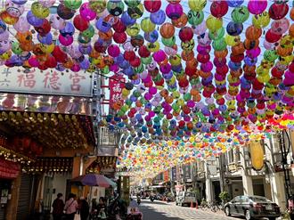 農曆年倒數計時！斗六太平老街2萬個燈籠隧道蓄勢待「點」