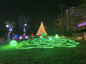 台中耶誕嘉年華12／13點燈 湧泉公園宛如冬季仙境