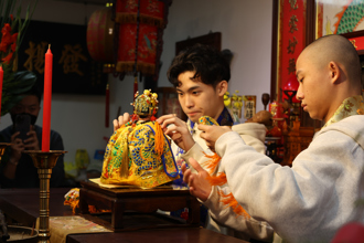 薪火相傳  國立臺灣戲曲學院梨園祖師爺冬季換袍大典      