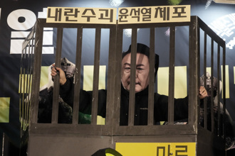 殺進總統府！尹錫悅辦公室外對峙8小時 直擊韓警搜索行動