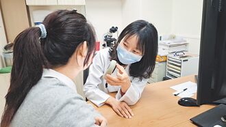 毛孔粗大、红疹 恐藏蠕形螨虫