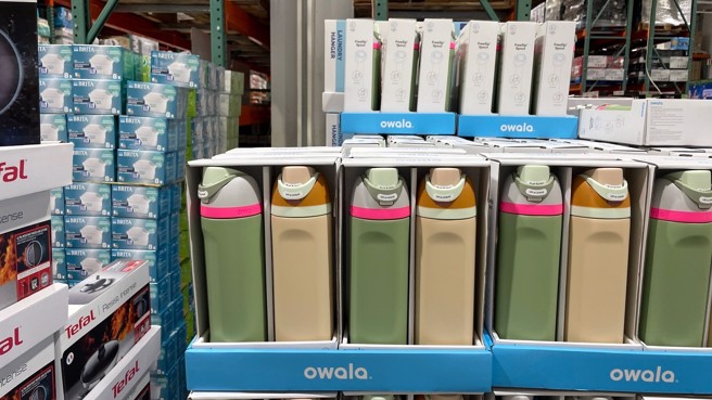 OWALA保冷保温瓶再上架，网友推荐购买。（记者杨雅婷／摄影）