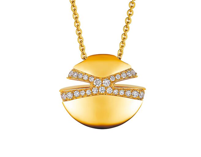 BVLGARI CABOCHON系列黄K金镶钻项炼，店洽。（BVLGARI提供）
