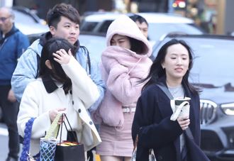 入冬最強冷空氣明襲台 連3天跌破10度