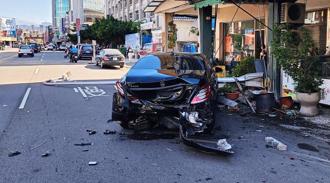 男子酒駕失控高速衝撞6車 害1人無生命跡象3輕重傷