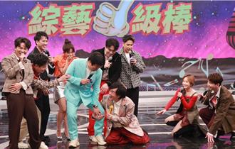 胡瓜「錄影失控」翻臉不錄了！衝出攝影棚康康跪地抱大腿