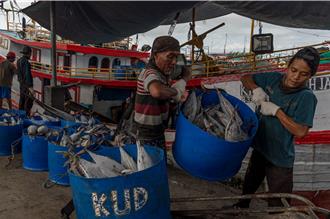 台灣12搜遠洋漁船剝削外籍勞工 扣身分證、抵債勞務等違規橫行