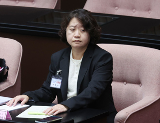 聘管中閔為台大校長是搞笑劇？ 劉靜怡喊「沒錯」：沒說他是瘋老男人