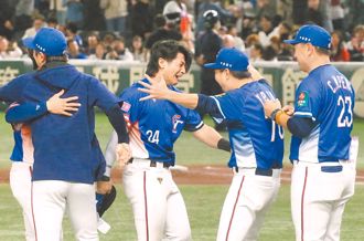 陳傑憲日本母校掛紅布條慶賀  中華隊12強奪冠要拍電影了 