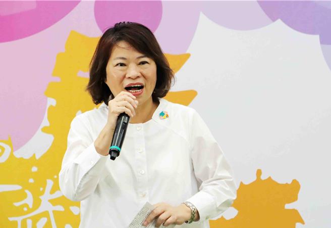 嘉义市长黄敏惠希望中央能继续推动「班班喝鲜乳」政策。（吕妍庭摄）
