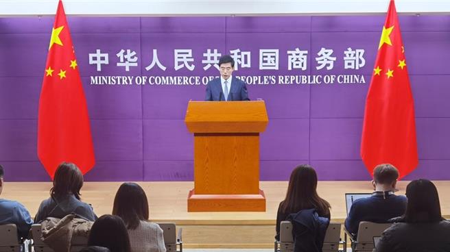 陆商务部对与新一届美国政府经贸团队接触沟通持开放态度。（大陆央视）