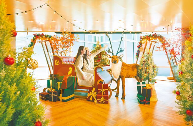 台北101《云端冬季．山林之美》特展，打造高山耶诞小镇。（台北101提供）