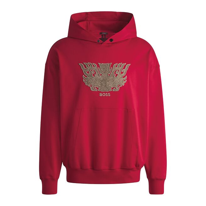 BOSS农历新年系列红色连帽运动衫，1万900元。（BOSS提供）