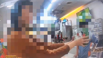 士林夜市醉女超商大暴走！「單手抱嬰」拿啤酒狠砸店員