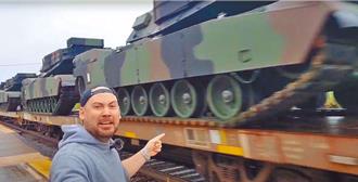 M1A2T戰車傳今抵台   首批38輛從高雄港下船