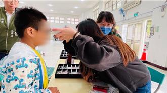 雲林學童矯正視力比率低 縣議員媒合社團及眼科入校免費配鏡
