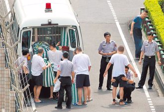 獨》監所「怪咖」曾犯重大命案！超詭異行徑眾人都想逃