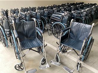 發現照服員找不到輪椅 獅子會慨捐彰化秀傳70台輪椅