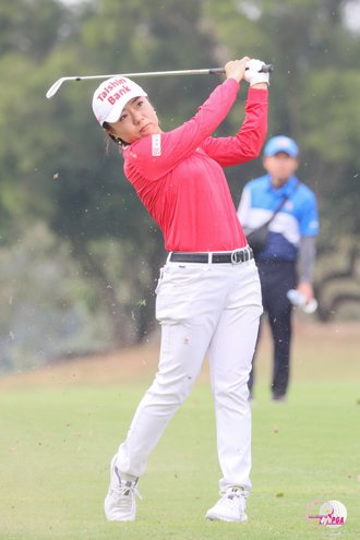 大亞集團女子高球公開賽 冷颼颼天氣下蔡佩穎奪今年第3冠