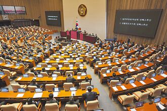 韓國會通過獨檢法 調查總統夫婦