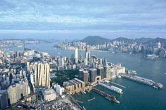 香港財赤千億 李家超籲開源節流