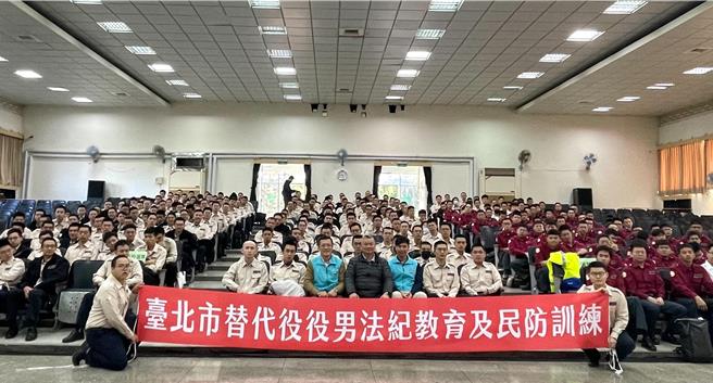 为加强建构社会安全韧性，台北市政府兵役局11日于兵役局替代役中心举办「113年第4季替代役男民防训练」。（台北市兵役局提供／丁上程台北传真）