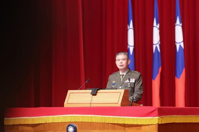  憲兵指揮部昨日舉辦113年「憲兵節紀念大會」，由指揮官鄭禎祥中將主持，並表揚年度績優單位及個人，肯定官兵辛勞與付出。（記者黃迪明攝）