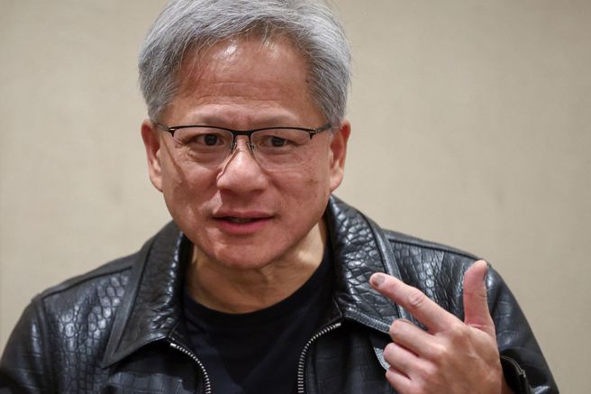 辉达、超微及英特尔抢投资硅光子新创公司，图为辉达执行长黄仁勋。（图／路透社）