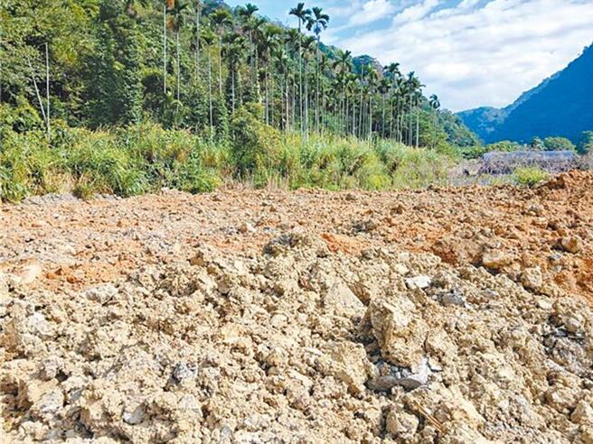 国土管理署今日再次回应，土资场运转功能已废止，并配合环境部修正「废弃物管理及资源化行动方案」，从营建程序开始强化监管机制。（南投县府提供／潘虹恩南投传真）