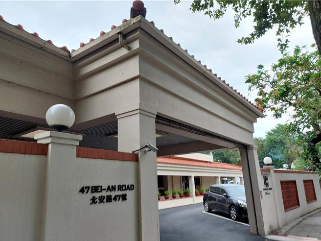 台北美僑協會人員表示，衛工處積極協助協會克服障礙，未來也會善盡社會責任做好環境保護。（台北市北市工務局衛工處提供）