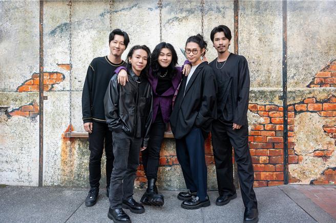 麋先生推出全新版本〈到底我算什么〉。（相信音乐提供）