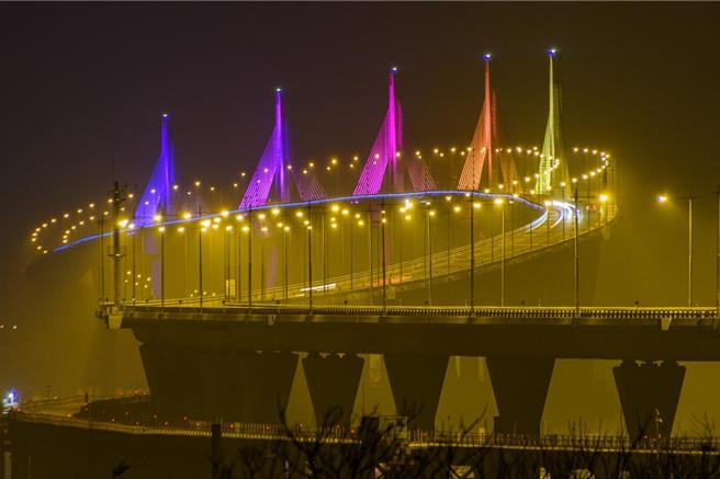 金门大桥为台湾首座长跨距海上特殊公路桥梁。（高公局提供／蔡明亘台北传真）