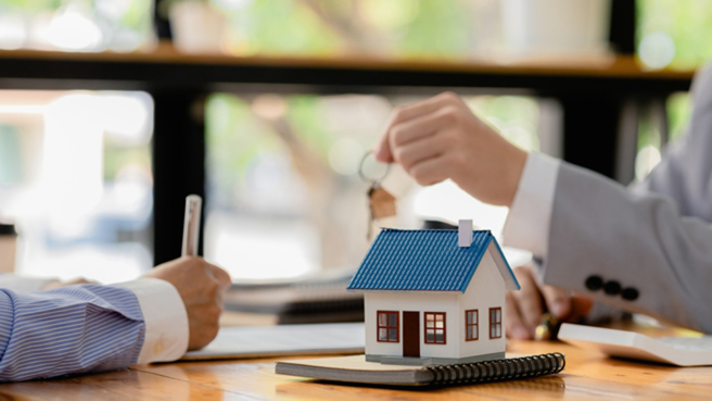 房市吹寒風，專家Sway更透露，台中投資客早就開始落跑。（示意圖/達志影像/shutterstock）