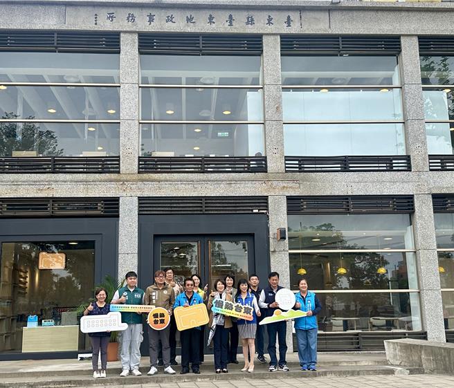 台东故事馆13日重新开幕揭牌，首檔主题展览《慢熟台东》。（蔡旻妤摄）