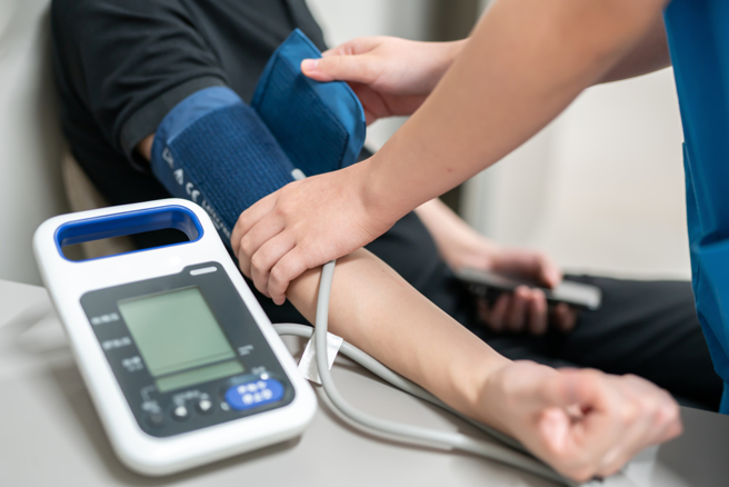 一名57岁男子患有高血压，靠着服用药物及搭配211得舒饮食法，3个月后状况明显获得改善。（示意图，Shutterstock／达志）