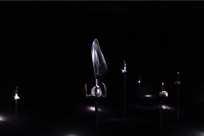 林彥君《夢鳴》聲音雕塑裝置，以聲響驅動機械機械裝置。（北美館提供／李怡芸台北傳真）