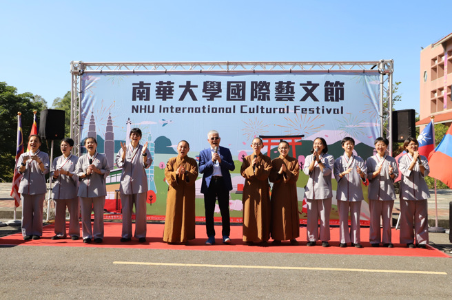 來自世界各地的外籍生可以展現母國的美食與文化，也讓台灣學生在校園內就可以體驗多國文化、品嚐異國美食。(照片/南華大學提供)
