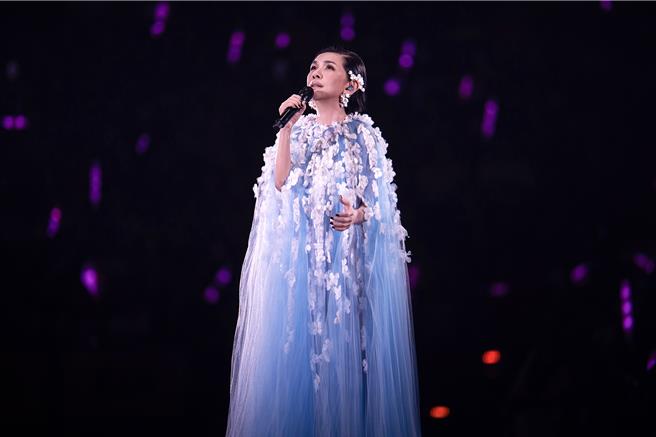 张清芳推出单曲〈无价至宝〉，于12月13日数位上架。（环球音乐提供）