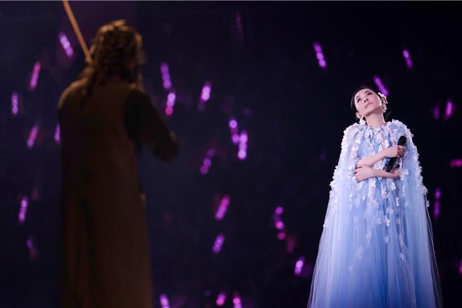 张清芳推出单曲〈无价至宝〉，于12月13日数位上架。（环球音乐提供）