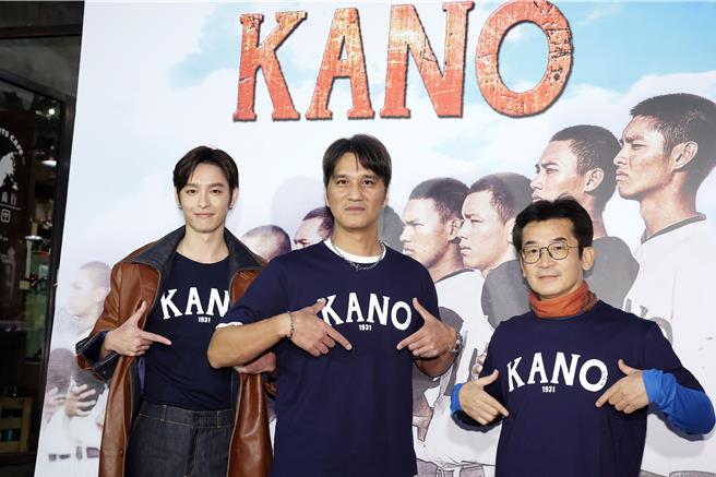 曹佑寧（左起）、导演马志翔、监制魏德圣。（记者邓博仁摄）