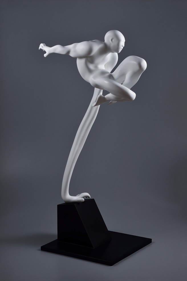 王寻｜悬停 Hover｜2023｜铜、铁底座 Bronze, Iron Base｜L24.5 x D54 x H111 cm (3)。(大河美术提供)