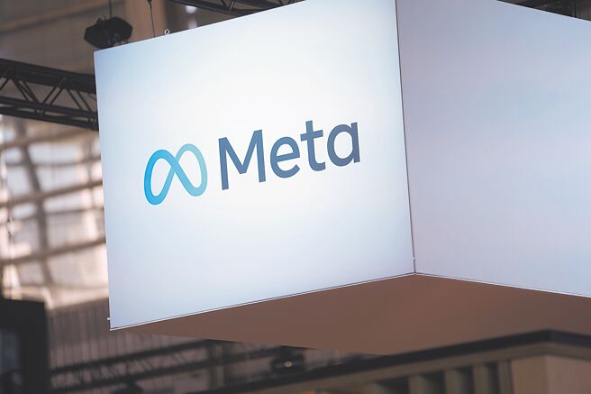 Meta旗下臉書和Instagram等社群平台，以及OpenAI的聊天機器人ChatGPT先後在台灣時間12日傳出全球大當機。圖／美聯社