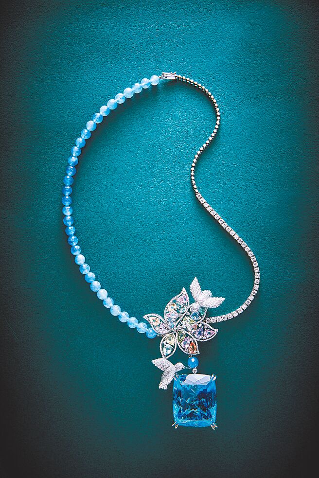 米蘭珠寶進軍高訂珠寶，推出一系列以「繁花序曲」為主題的珠寶作品。（米蘭珠寶提供）