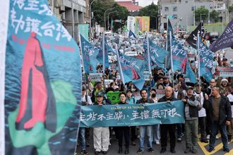 影》糗了  黑熊學院認用陸製空拍機 街頭年輕人狠酸：雙標