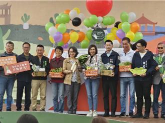 2024美濃白玉蘿蔔好豆季登場  蕭美琴：人生第一次拔蘿蔔