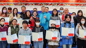 林光荣父女善心不变！连发18年原住民族学生奖助学金