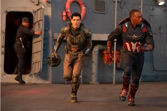 《美國隊長》新篇章展開！新任美隊與哈里遜福特決戰