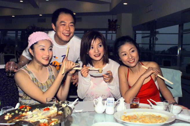 范冰冰（左起）、张铁林、赵薇、林心如曾一同在台宣传电视剧。（图／中时资料照）