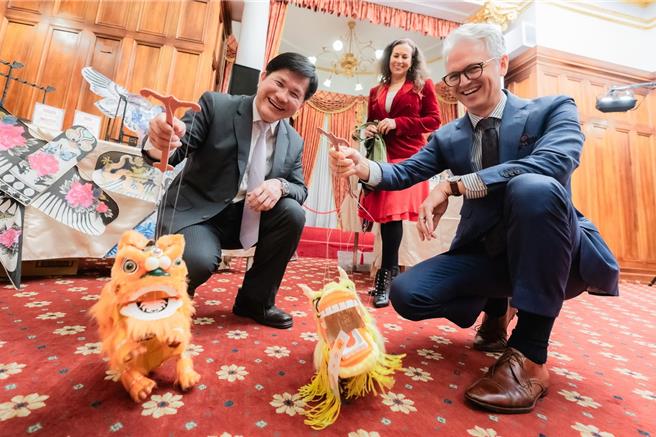 AIT 学员「臭豆腐」喻外交工作，林佳龙盼台美持续软硬兼具深化交流。（取自林佳龙脸书）