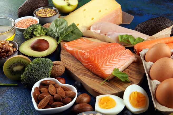 醫師廖桂敏表示，想讓大腦保持年輕、靈活且充滿活力，多樣化攝入含蛋白質的食物很重要。（示意圖，Shutterstock／達志）